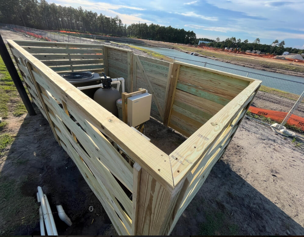 Basket woven pool enclosure fence Basket woven pool enclosure fence